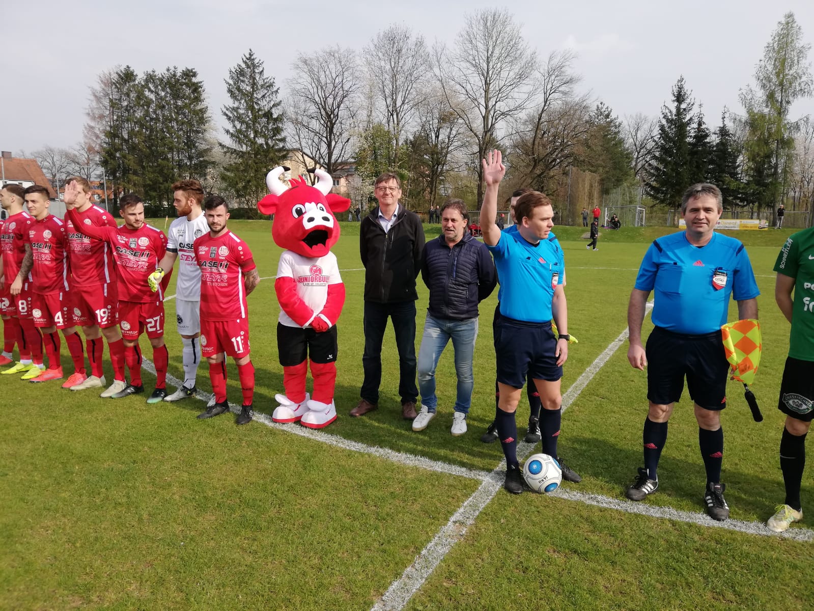 Ehrenanstoss Pillgrab Hans ASK vs Grieskirchen 13 04 2019 (3)